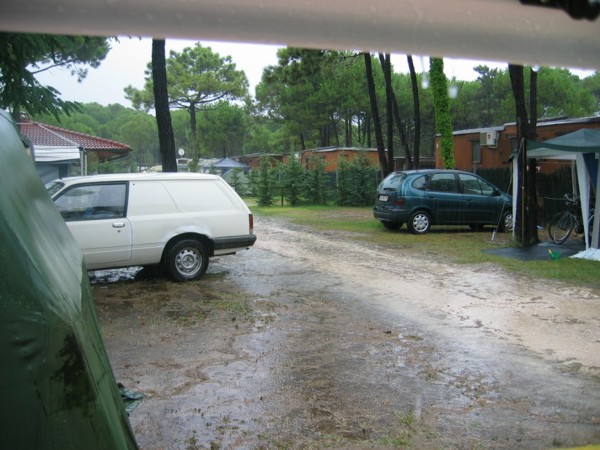 Regen in Bibione, 2005 © Heinz Ramacher Regen in Italien