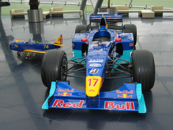 Red Bull Formel1 Wagen, 2005 © Heinz Ramacher Formel1 Wagen Mika Salo