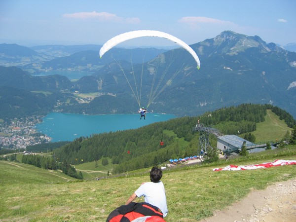 Paraglider am Zwölferhorn, 2006 © Heinz Ramacher Paraglider am Zwölferhorn