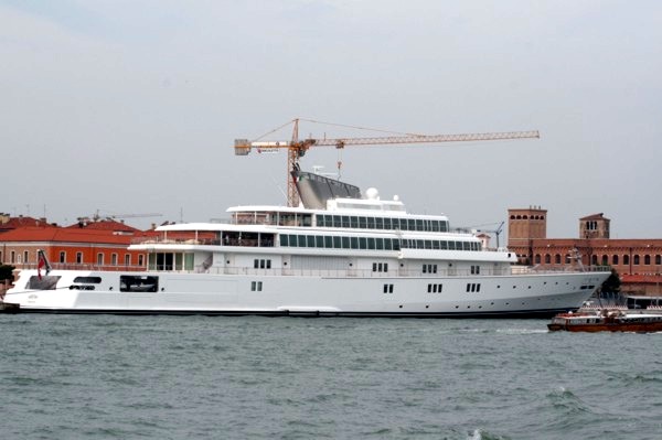 Superyacht Rising Sun, 2008 © Heinz Ramacher Superyacht Rising Sun