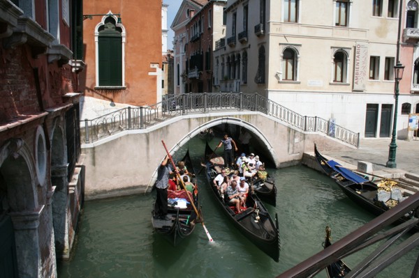 Hohes Verkehrsaufkommen in Venedig, 2008 © Heinz Ramacher Hohes Verkehrsaufkommen in Venedig