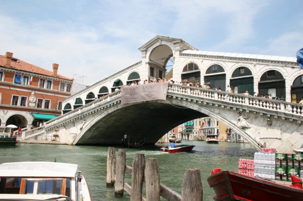Die Rialtobrücke in Venedig, 2008 © Heinz Ramacher Venedig-Rialtobruecke