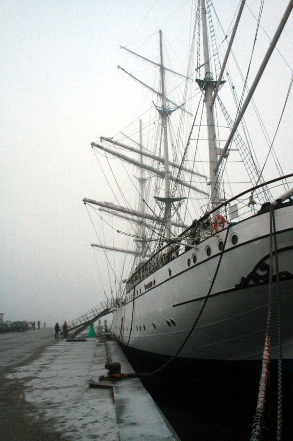 Gorch Fock 1, 2009 © Heinz Ramacher Gorch Fock 1 im hafen von Stralsund