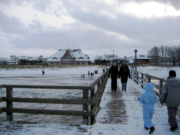 Seebrücke Zingst, 2009 © Heinz Ramacher Die Seebrücke in Zingst