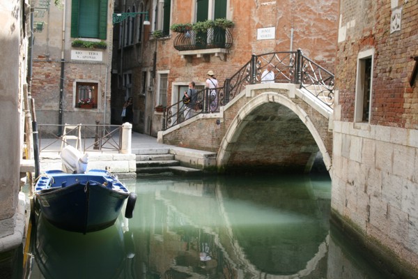 Brücke in Venedig, 2009 © Heinz Ramacher Brücke in Venedig