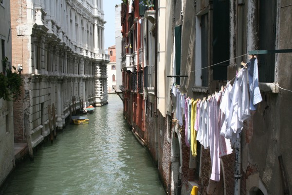 Waschtag in Venedig, 2009 © Heinz Ramacher Große Wäsche in Venedig
