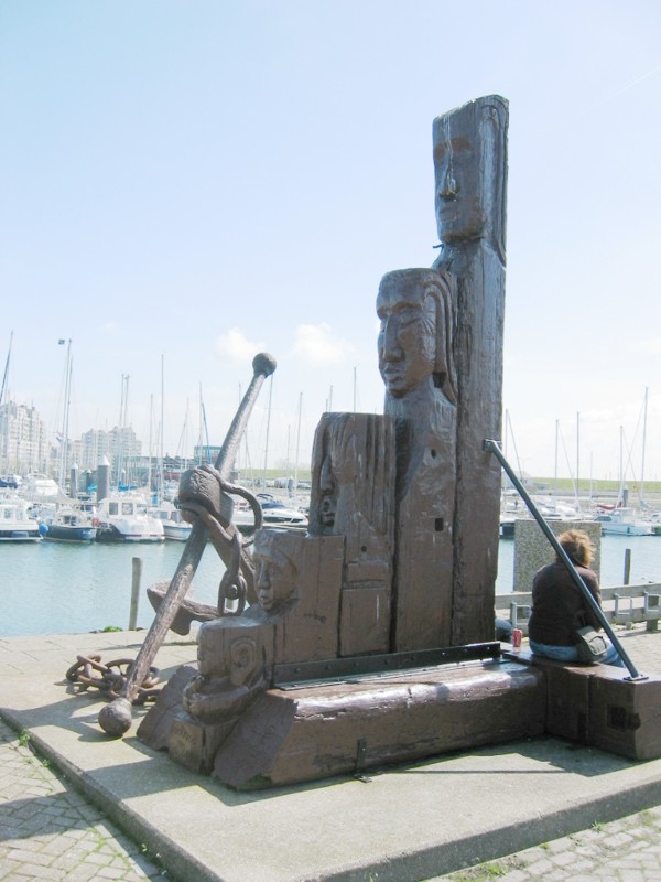 Skulptur im Hafen von Breskens