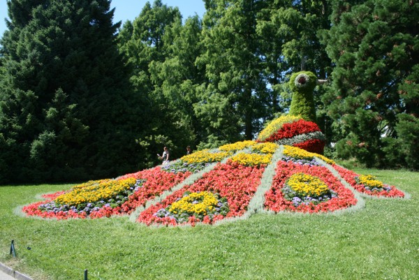 Ein Pfau aus Blumen auf der Insel Mainau, 2010 © Heinz Ramacher Pfau aus Blumen Insel Mainau