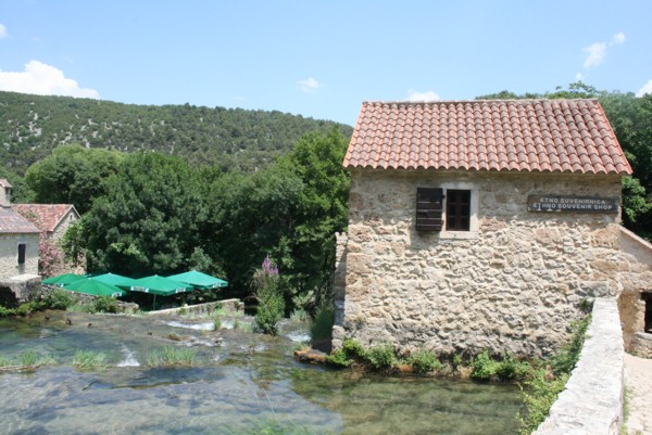 Mühle bei den Krka-Wasserfällen, 2010 © Heinz Ramacher Mühle bei den Krka-Wasserfällen