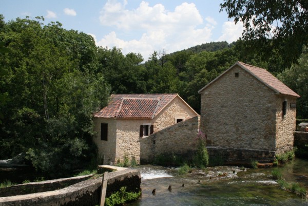 Mühle bei den Krka-Wasserfällen, 2010 © Heinz Ramacher Mühle bei den Krka-Wasserfällen