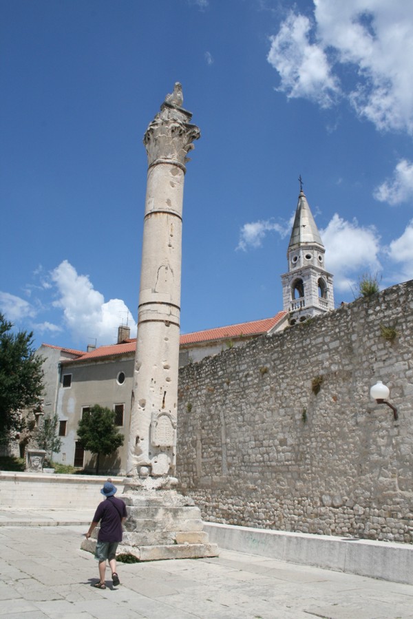 Römische Säule in Zadar, 2010 © Heinz Ramacher Römische Säule in Zadar