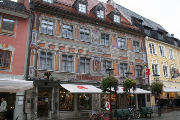Apotheke in Füssen, 2010 © Heinz Ramacher Apotheke in Füssen