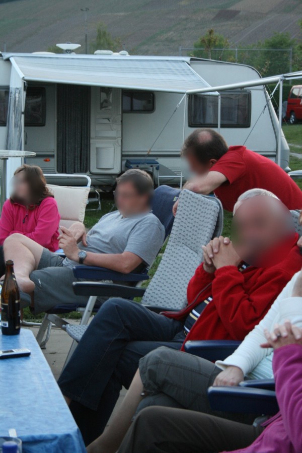 Abends auf ein Bier, 2011 © Heinz Ramacher Abendrunde