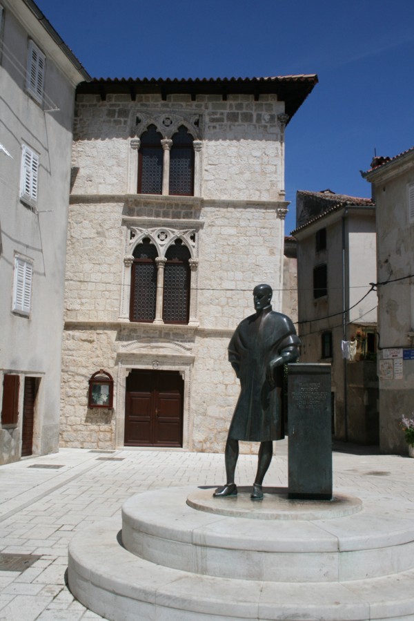 Statue des Philosophen Franciscus Patricius, 2011 © Heinz Ramacher Statue Franciscus Patricius