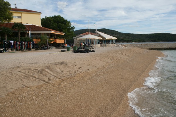 Der Strand an der Tauchbasis, 2011 © Heinz Ramacher Der Strand an der Tauchbasis
