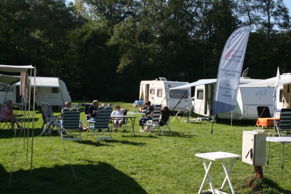 Unsere Wagenburg, 2011 © Heinz Ramacher Unsere Wiese auf dem Camping Nimseck