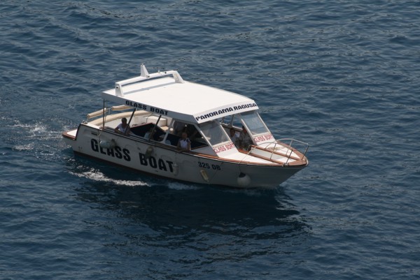 Unser Glasbodenboot in Dubrovnik, 2012 © Heinz Ramacher Ein Glasbodenboot in Dubrovnik