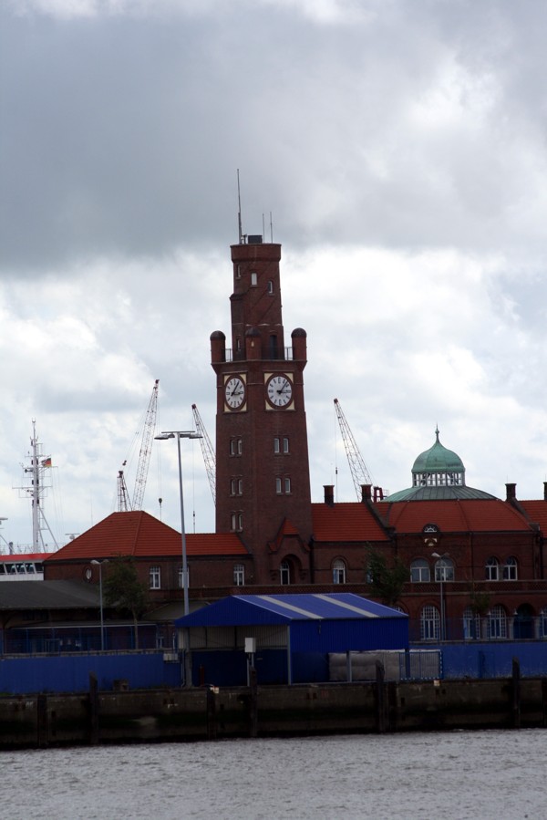 Am Hafen von Cuxhaven, 2012 © Heinz Ramacher Am Hafen von Cuxhaven