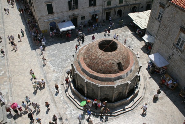 Der Onofrio-Brunnen von oben in Dubrovnik, 2012 © Heinz Ramacher Der Onofrio-Brunnen von oben in Dubrovnik