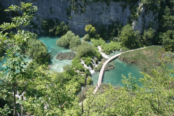 Stege über das Wasser im Nationalpark Plitvice, 2012 © Heinz Ramacher Stege über das Wasser im Nationalpark Plitvice