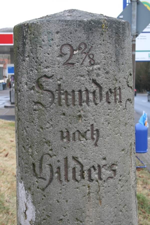 Alter Stundenstein in der Rhn