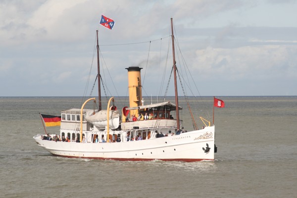 Das Traditionsdampfschiff Schaarhörn vor Cuxhaven, 2012 © Heinz Ramacher Das Traditionsdampfschiff Schaarhörn vor Cuxhaven