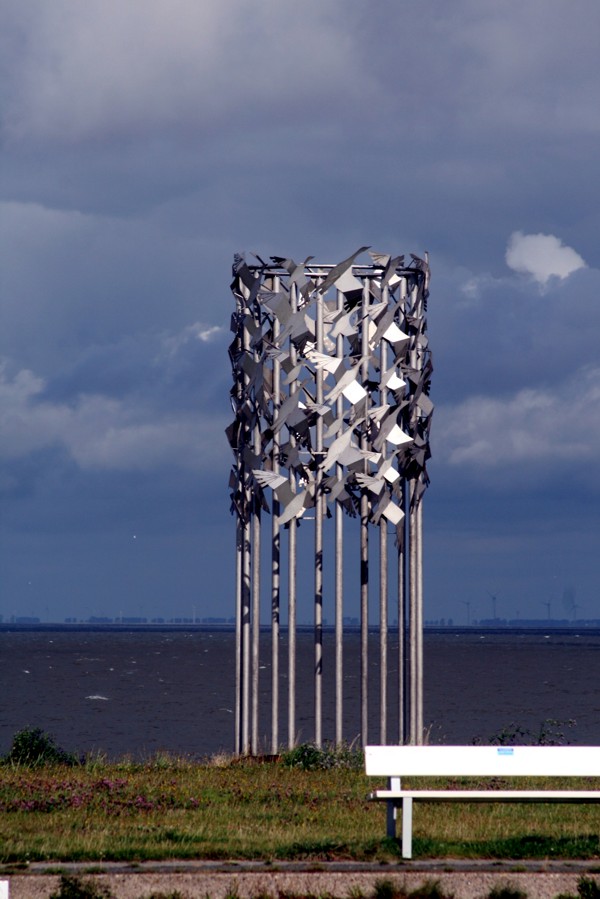 Vogelflug-Skulptur, Cuxhaven, 2012 © Heinz Ramacher Vogelflug-Skulptur Cuxhaven