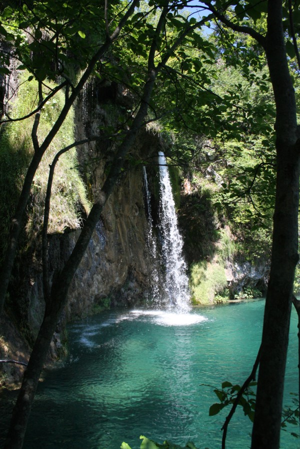 Wasserfall im Plitvicer Nationalpark, 2012 © Heinz Ramacher Wasserfall in einen der vielen Seenim Nationalpark Plitvice