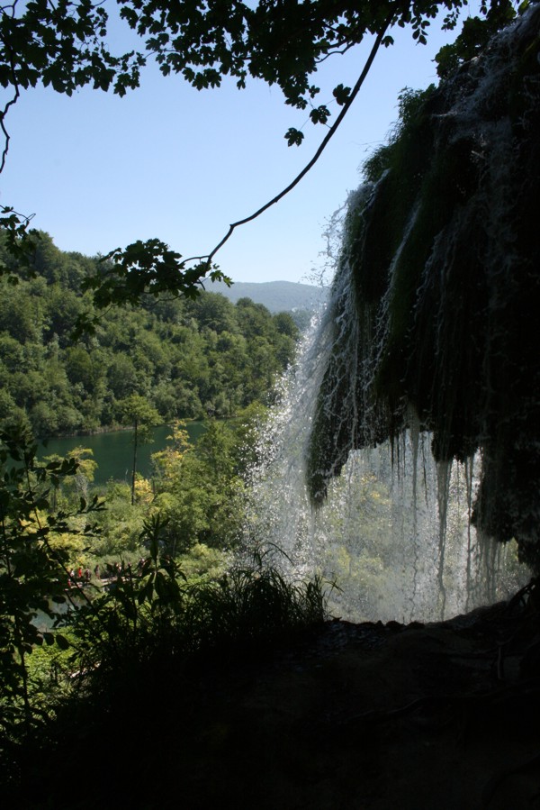 Wasserfall im Gegenlicht, Nationalpark Plitvice, 2012 © Heinz Ramacher Wasserfall im Gegenlicht, Nationalpark Plitvice