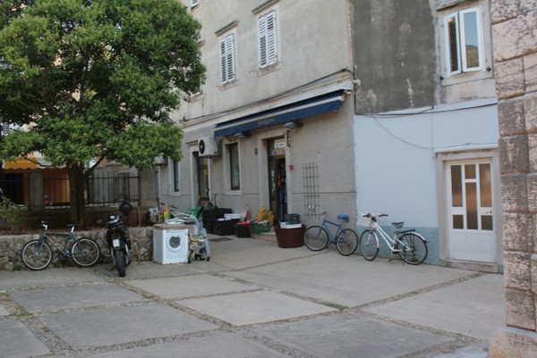 Baumarkt Cres, 2013 © Heinz Ramacher Baumarkt Cres