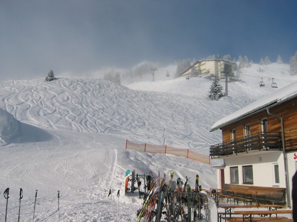 Oben auf dem Hahnenkamm in Reutte, 2013 © Heinz Ramacher Oben auf dem Hahnenkamm