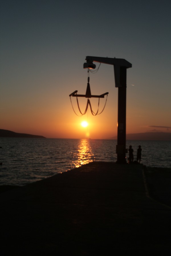 Abendstimmung am roten Leuchtturm, Kovacine, 2013 © Heinz Ramacher Sonnenuntergang am roten Leuchtturm